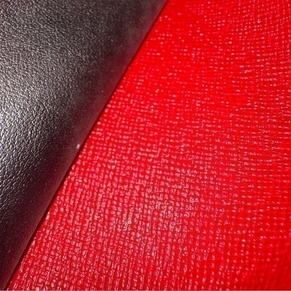 AUTHENTIC Louis Vuitton Epi Porte Leather Bifold Wallet. Red. - Picture 14 of 16